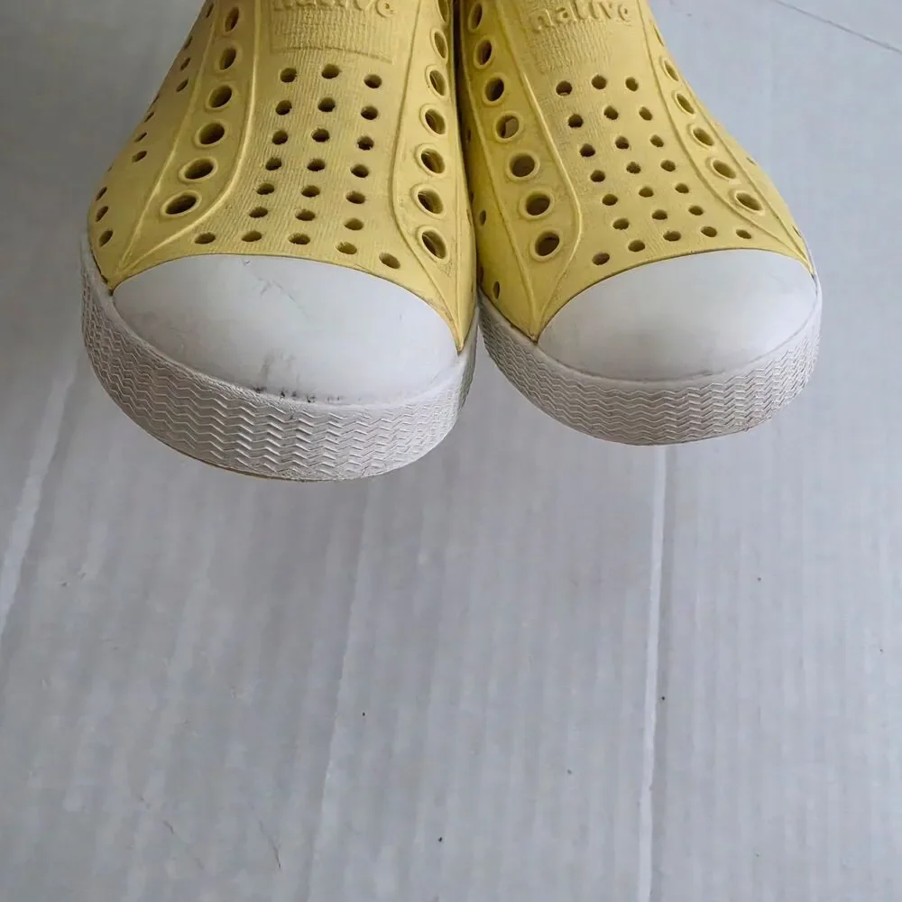 Native Jefferson Slip On Kids Water Shoes Yellow Size C8 Lightweight Comfortabl